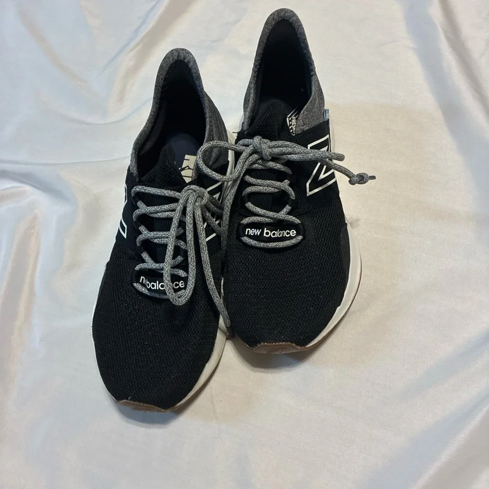 New Balance Fresh Foam Roav WROAVTK Black Gray Sneakers Women’s 6.5 Running Shoe - Picture 4 of 7